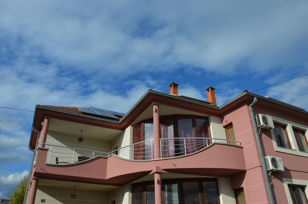 Poseidon Apartment Nis Exterior foto